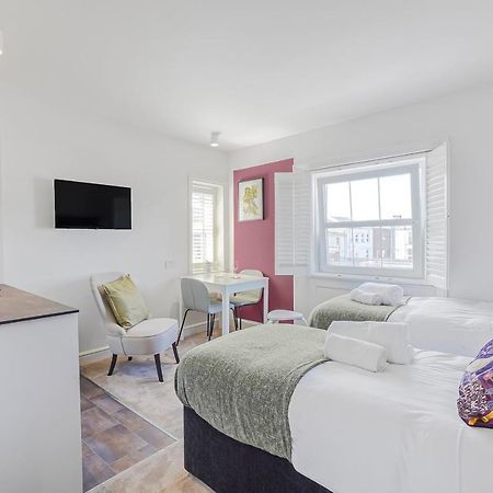 Stylish Eco Aparthotel In Folkestone Eksteriør billede